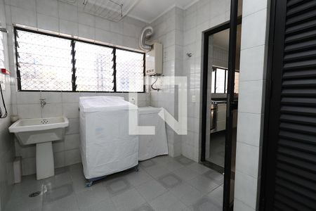 Apartamento para alugar com 226m², 4 quartos e 3 vagas Apartamento para alugar com 226m², 4 quartos e 3 vagasÁrea de Serviço