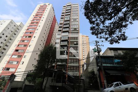 Apartamento para alugar com 226m², 4 quartos e 3 vagas Apartamento para alugar com 226m², 4 quartos e 3 vagasFachada