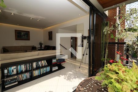 Apartamento para alugar com 226m², 4 quartos e 3 vagas Apartamento para alugar com 226m², 4 quartos e 3 vagasSala