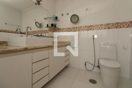 Apartamento para alugar com 226m², 4 quartos e 3 vagas Apartamento para alugar com 226m², 4 quartos e 3 vagasBanheiro Quarto 4 - Suíte
