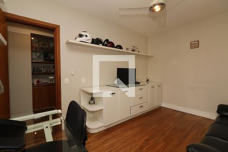Apartamento para alugar com 226m², 4 quartos e 3 vagas Apartamento para alugar com 226m², 4 quartos e 3 vagasQuarto 1 - Escritório