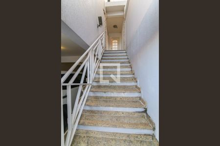 Casa para alugar com 250m², 3 quartos e 3 vagasEscada