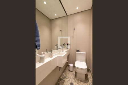 Apartamento à venda com 257m², 2 quartos e 3 vagas Apartamento à venda com 257m², 2 quartos e 3 vagasSuíte 2 - Banheiro 1