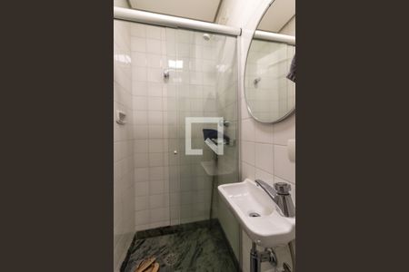 Apartamento à venda com 257m², 2 quartos e 3 vagas Apartamento à venda com 257m², 2 quartos e 3 vagasBanheiro de Serviço