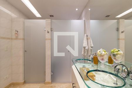 Apartamento à venda com 257m², 2 quartos e 3 vagas Apartamento à venda com 257m², 2 quartos e 3 vagasCobertura