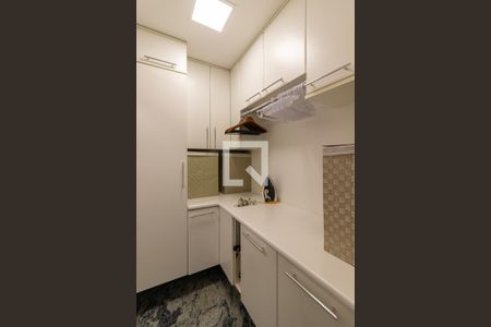 Apartamento à venda com 257m², 2 quartos e 3 vagas Apartamento à venda com 257m², 2 quartos e 3 vagasQuarto de Serviço