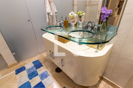 Apartamento à venda com 257m², 2 quartos e 3 vagas Apartamento à venda com 257m², 2 quartos e 3 vagasCobertura