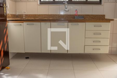 Cozinha de casa de condomínio à venda com 3 quartos, 340m² em Itaipu, Niterói