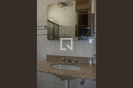 Casa de condomínio à venda com 340m², 3 quartos e 3 vagas Casa de condomínio à venda com 340m², 3 quartos e 3 vagasBanheiro