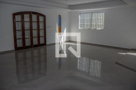 Sala de casa de condomínio à venda com 3 quartos, 340m² em Itaipu, Niterói