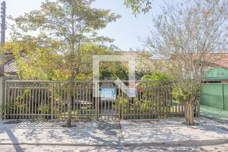 Casa de condomínio à venda com 340m², 3 quartos e 3 vagas Casa de condomínio à venda com 340m², 3 quartos e 3 vagasFachada