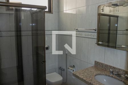 Casa de condomínio à venda com 340m², 3 quartos e 3 vagas Casa de condomínio à venda com 340m², 3 quartos e 3 vagasBanheiro