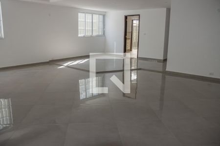 Sala de casa de condomínio à venda com 3 quartos, 340m² em Itaipu, Niterói