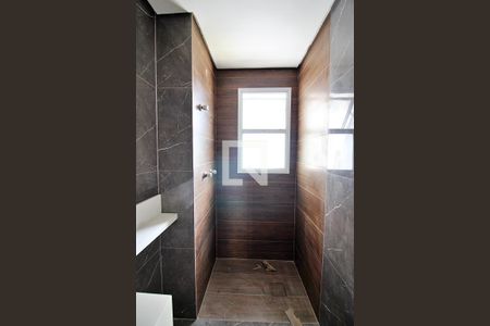 Apartamento à venda com 107m², 2 quartos e 2 vagasBanheiro da Suíte 2