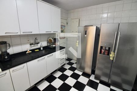 Apartamento à venda com 270m², 4 quartos e 2 vagasCozinha