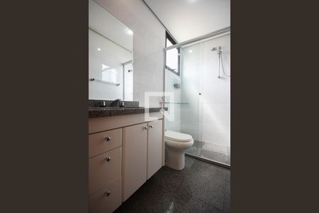 Apartamento à venda com 185m², 3 quartos e 3 vagasBanheiro suíte 2