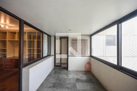 Varanda de apartamento à venda com 3 quartos, 185m² em Real Parque, São Paulo