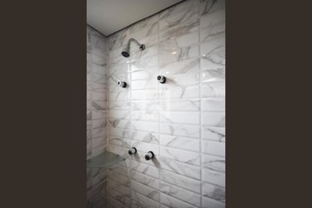 Apartamento à venda com 185m², 3 quartos e 3 vagasChuveiro do banheiro da suíte 3