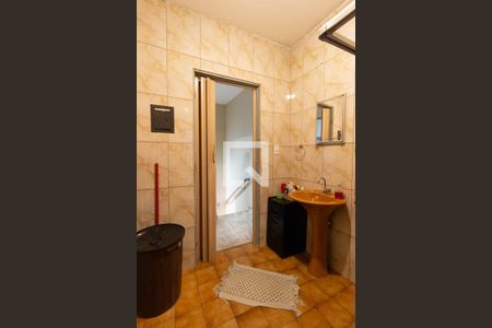 Casa à venda com 200m², 5 quartos e 2 vagasBanheiro 1