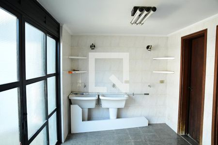 Casa de condomínio para alugar com 600m², 3 quartos e 4 vagasÁrea de Serviço