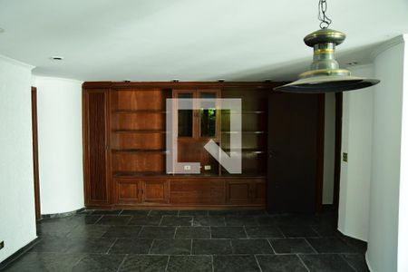 Casa de condomínio para alugar com 600m², 3 quartos e 4 vagasSala