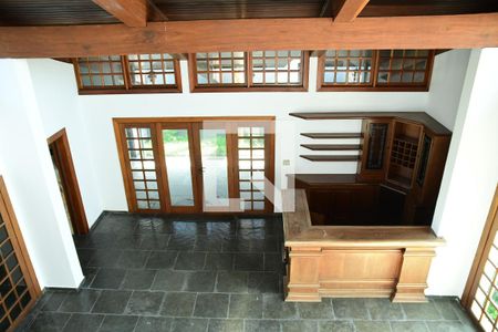 Casa de condomínio para alugar com 600m², 3 quartos e 4 vagasCorredor