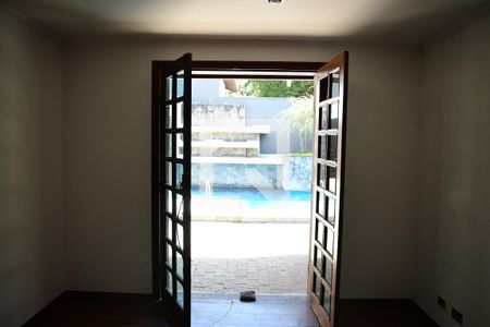 Casa de condomínio para alugar com 600m², 3 quartos e 4 vagasQuarto