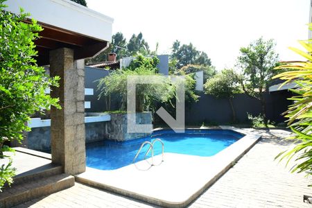 Casa de condomínio para alugar com 600m², 3 quartos e 4 vagasPiscina