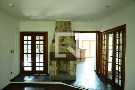 Casa de condomínio para alugar com 600m², 3 quartos e 4 vagasSala