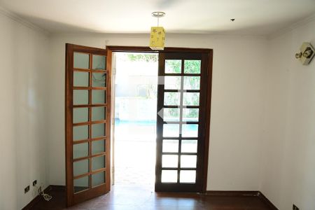 Casa de condomínio para alugar com 600m², 3 quartos e 4 vagasQuarto