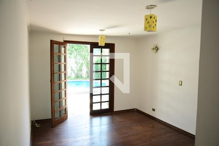 Casa de condomínio para alugar com 600m², 3 quartos e 4 vagasQuarto