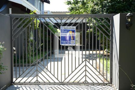 Casa de condomínio para alugar com 600m², 3 quartos e 4 vagasFachada