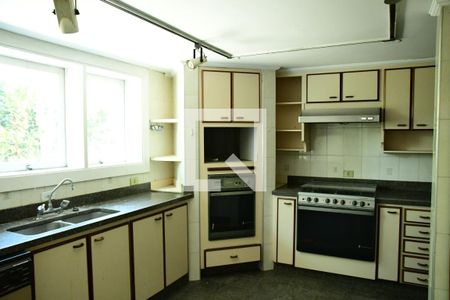 Casa de condomínio para alugar com 600m², 3 quartos e 4 vagasCozinha 