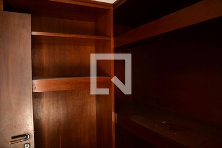 Casa de condomínio para alugar com 600m², 3 quartos e 4 vagasQuarto