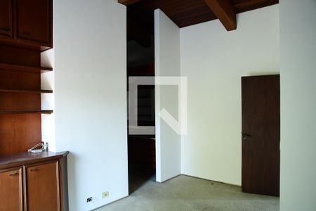 Casa de condomínio para alugar com 600m², 3 quartos e 4 vagasQuarto