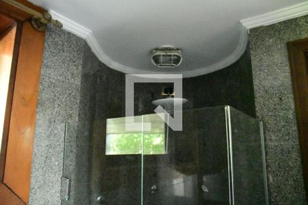 Casa de condomínio para alugar com 600m², 3 quartos e 4 vagasBanheiro 