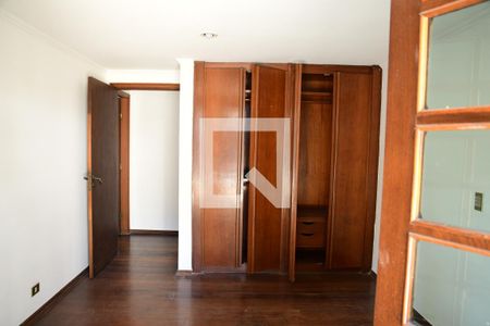 Casa de condomínio para alugar com 600m², 3 quartos e 4 vagasQuarto