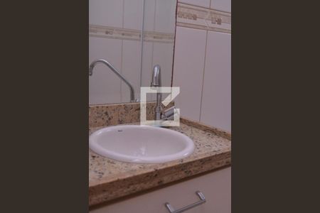 Casa à venda com 167m², 3 quartos e 4 vagasBanheiro 2