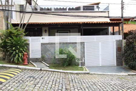 Fachada de casa à venda com 4 quartos, 250m² em Freguesia (jacarepaguá), Rio de Janeiro