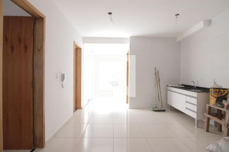Sala/cozinha
 de apartamento para alugar com 2 quartos, 39m² em Parque Cisper, São Paulo