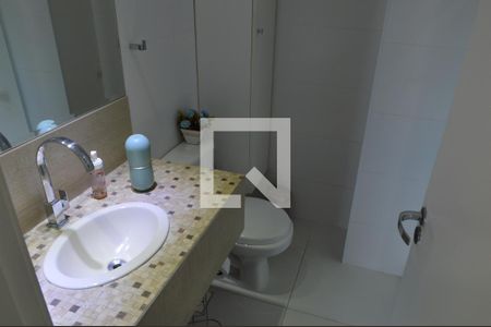 Apartamento à venda com 74m², 2 quartos e 1 vagaBanheiro da Suíte 1