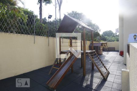 Apartamento à venda com 74m², 2 quartos e 1 vaga Apartamento à venda com 74m², 2 quartos e 1 vagaÁrea comum - Playground