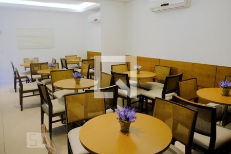 Apartamento à venda com 74m², 2 quartos e 1 vaga Apartamento à venda com 74m², 2 quartos e 1 vagaÁrea comum - Salão de festas