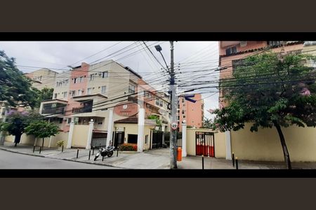 Apartamento à venda com 74m², 2 quartos e 1 vaga Apartamento à venda com 74m², 2 quartos e 1 vagaFachada e portaria