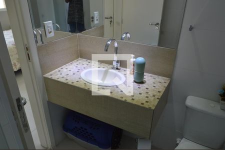 Apartamento à venda com 74m², 2 quartos e 1 vagaBanheiro da Suíte 1