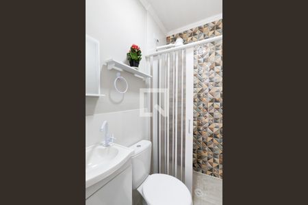 Banheiro de kitnet/studio para alugar com 1 quarto, 25m² em Vila Santa Luzia, São Bernardo do Campo