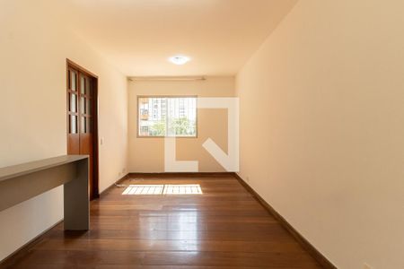 Apartamento para alugar com 70m², 2 quartos e 1 vagaSala