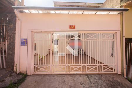 Casa à venda com 129m², 2 quartos e 2 vagasFachada 