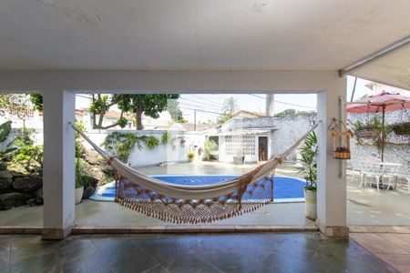 Casa para alugar com 400m², 3 quartos e 4 vagas Casa para alugar com 400m², 3 quartos e 4 vagasTerraço