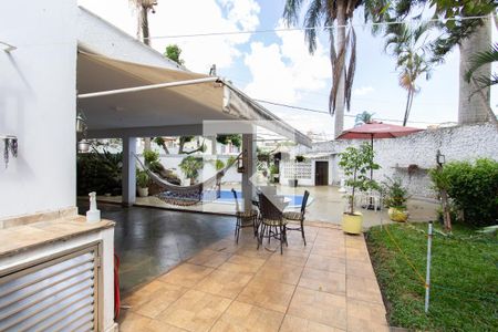 Casa para alugar com 400m², 3 quartos e 4 vagas Casa para alugar com 400m², 3 quartos e 4 vagasQuintal